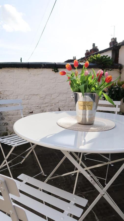Luxury Living Outside The City Walls - Sleeps Six! Chester Exterior foto
